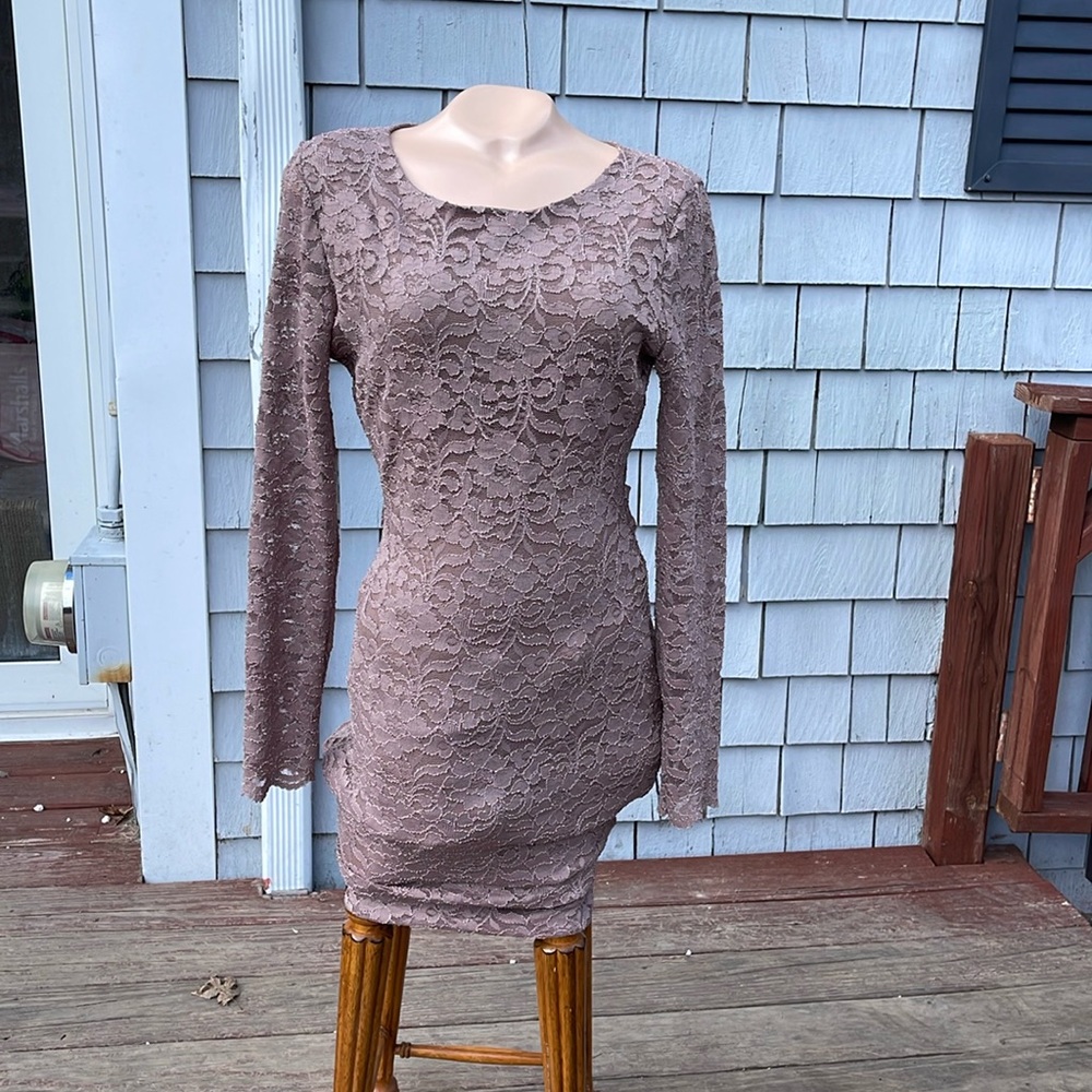 Windsor Body Con Style Lace Dress Size Large - Open Back
